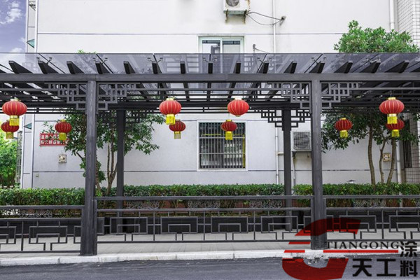 <strong>涼亭木紋漆比實(shí)木好在哪里？</strong>